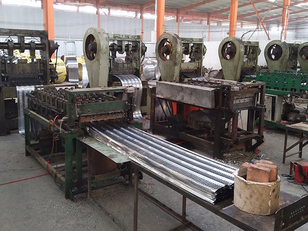 后澆帶的封閉在后澆帶封閉前,將<a href=http://www.rubberzp.com/ target=